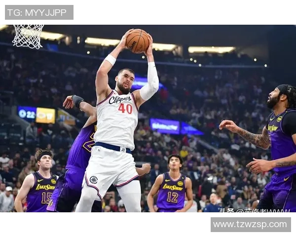 4月16日快船与勇士精彩对决视频直播全程回顾与分析 4月16日快船与勇士精彩对决视频直播全程回顾与分析